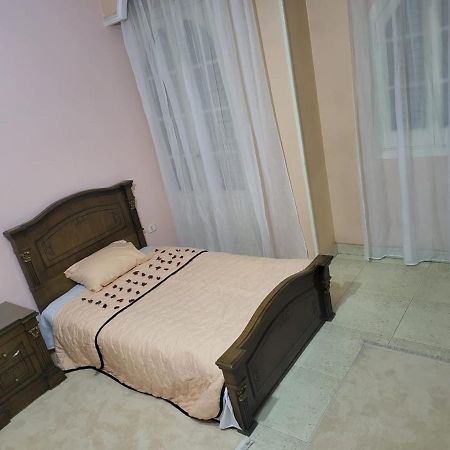 Hk Pyramids Guest House El El Cairo Exterior foto