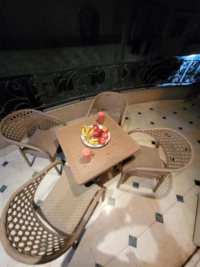 Hk Pyramids Guest House El El Cairo Exterior foto