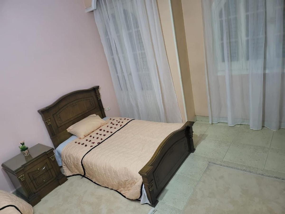 Hk Pyramids Guest House El El Cairo Exterior foto