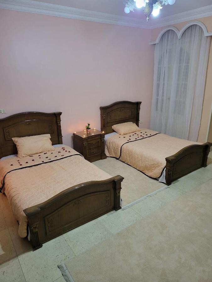 Hk Pyramids Guest House El El Cairo Exterior foto