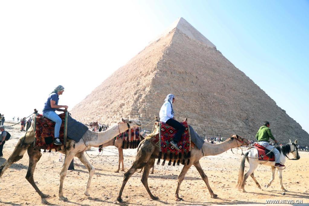 Hk Pyramids Guest House El El Cairo Exterior foto